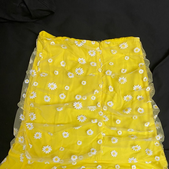 Yellow flower set - Picture 4 of 4